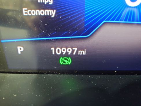 Certified 2024 Volkswagen Tiguan SE w/ Panoramic Sunroof Package image 19