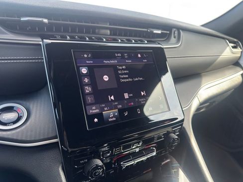 Used 2025 Jeep Grand Cherokee Altitude image 17