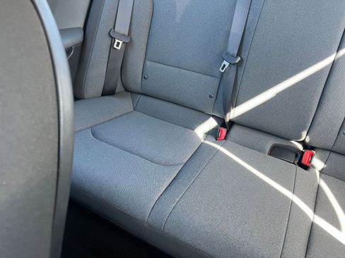 Used 2025 Kia K4 LXS image 40