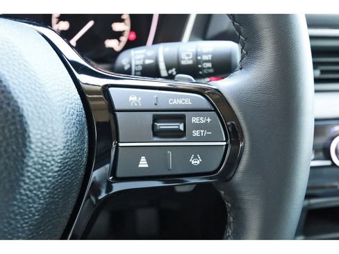 Used 2024 Honda Pilot Touring image 18