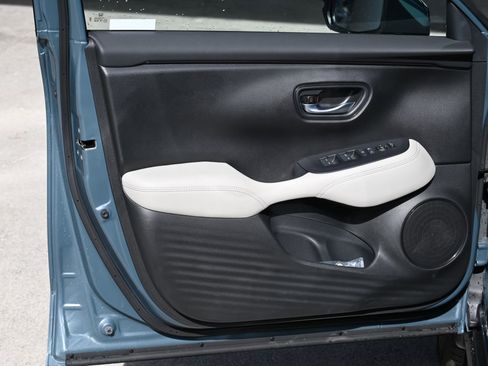 New 2026 Honda HR-V LX image 10