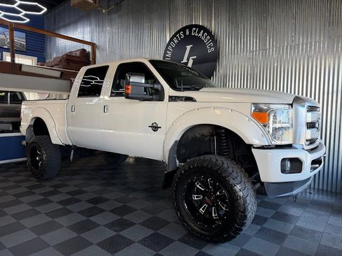 Used 2016 Ford F350 Platinum w/ Platinum Package AWD/4WD image 2