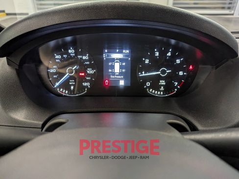 Used 2025 RAM ProMaster 2500 w/ Convenience Group FWD image 16
