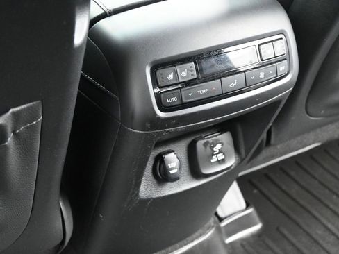 Used 2022 Hyundai Palisade Calligraphy image 16