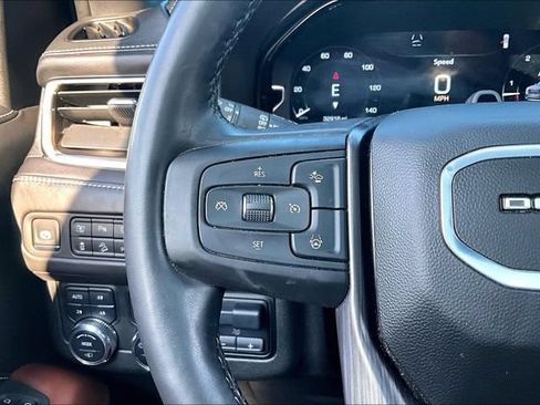 Used 2024 GMC Yukon Denali Ultimate AWD/4WD image 11