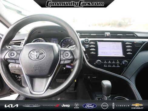 Used 2019 Toyota Camry LE image 13