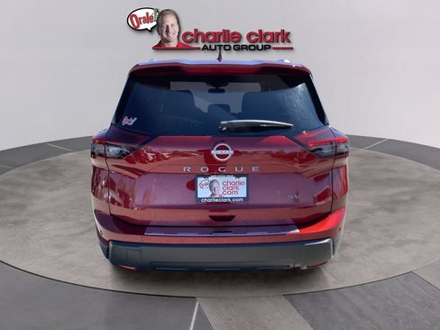 Used 2024 Nissan Rogue SV w/ SV Premium Package FWD image 5