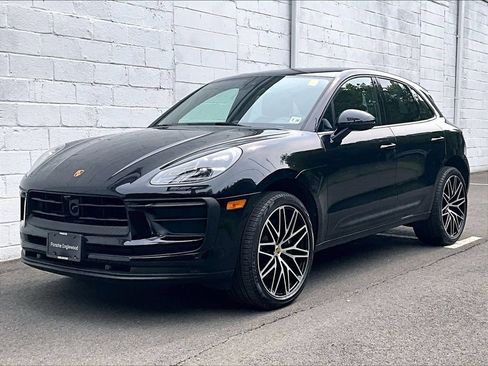 Certified 2025 Porsche Macan AWD/4WD image 1