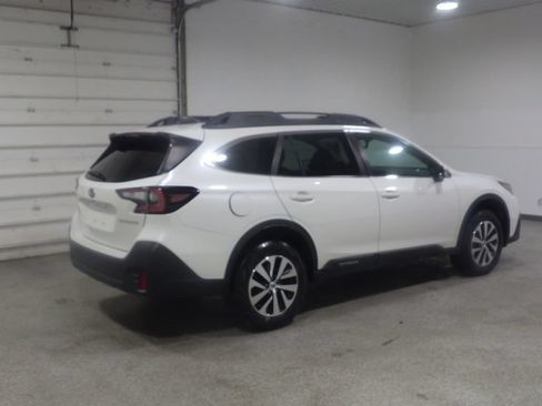 Used 2022 Subaru Outback Premium AWD/4WD image 4