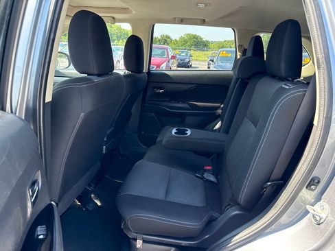 Used 2017 Mitsubishi Outlander SE FWD image 10