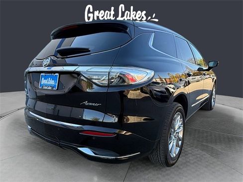 Used 2023 Buick Enclave Avenir image 5