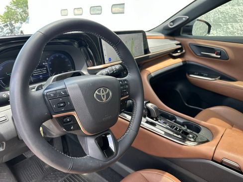 Used 2025 Toyota Crown Signia w/ Advanced Technology Package AWD/4WD image 13