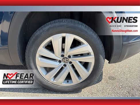 Used 2021 Volkswagen Atlas Cross Sport SE w/ Panoramic Sunroof Package image 16