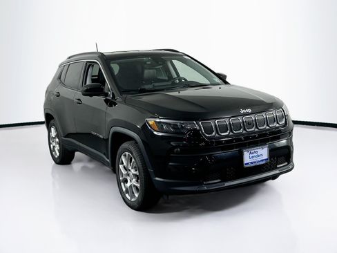 Used 2022 Jeep Compass Latitude AWD/4WD image 3
