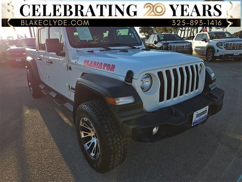 Used 2022 Jeep Gladiator Sport w/ Trailer Tow Package image 11