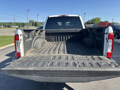 Used 2019 Ford F250 XLT AWD/4WD image 11