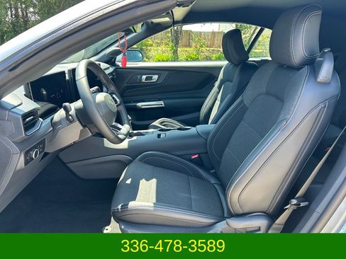 Used 2026 Ford Mustang Convertible RWD image 9
