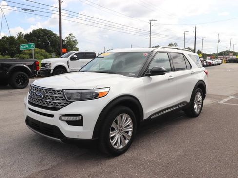 Used 2023 Ford Explorer Limited w/ Limited Technology Package RWD image 3
