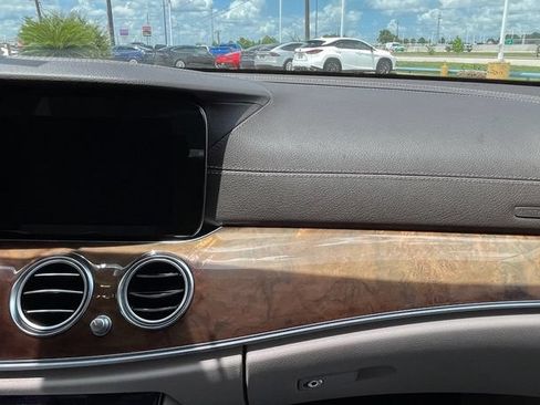 Used 2018 Mercedes-Benz E 300 4MATIC w/ Premium 1 Package image 28