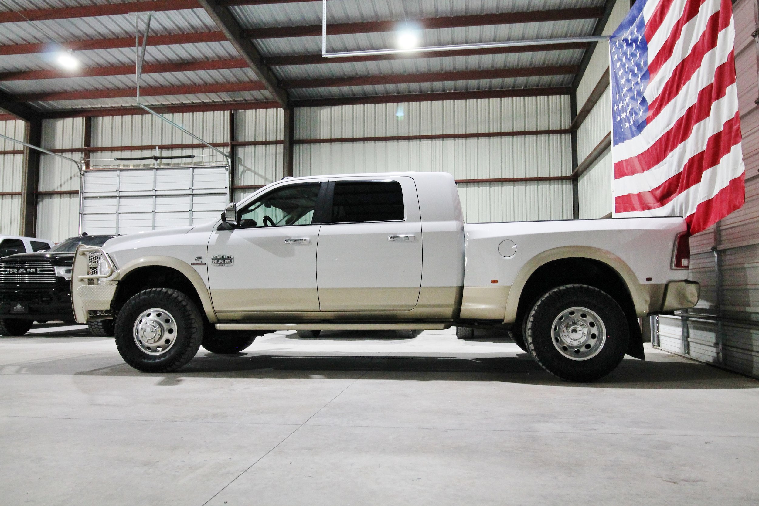 Used 2016 RAM 3500 Laramie Longhorn AWD/4WD image 6