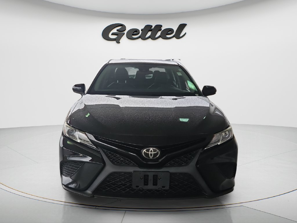 Used 2020 Toyota Camry SE FWD image 2