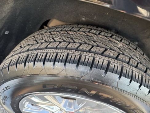 Used 2022 GMC Yukon XL Denali image 25