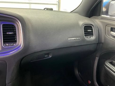 Used 2016 Dodge Charger R/T RWD image 9