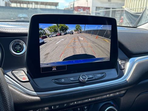 Used 2025 Chevrolet Blazer LT FWD image 24