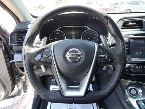 Used 2018 Nissan Maxima SR w/ Midnight Edition FWD image 14