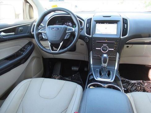 Used 2016 Ford Edge Titanium w/ Equipment Group 301A FWD image 13