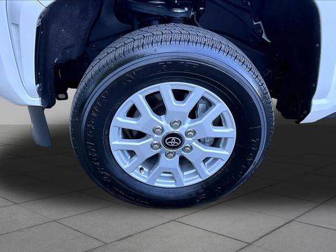 Certified 2025 Toyota Tacoma SR AWD/4WD image 11
