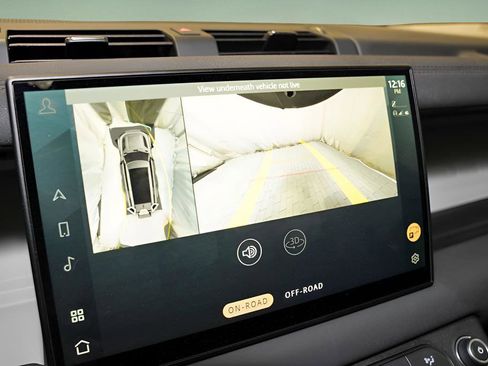 Used 2023 Land Rover Defender 130 SE image 16