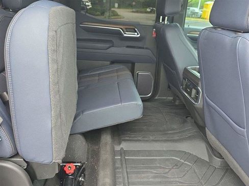 Used 2022 Chevrolet Silverado 1500 High Country w/ High Country Premium Package AWD/4WD image 10