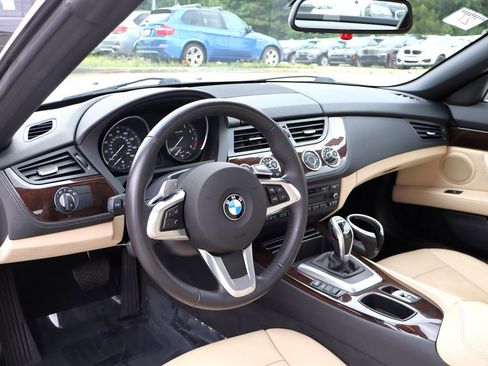Used 2010 BMW Z4 sDrive35i RWD image 21