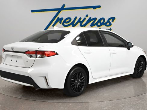 Used 2021 Toyota Corolla LE FWD image 2