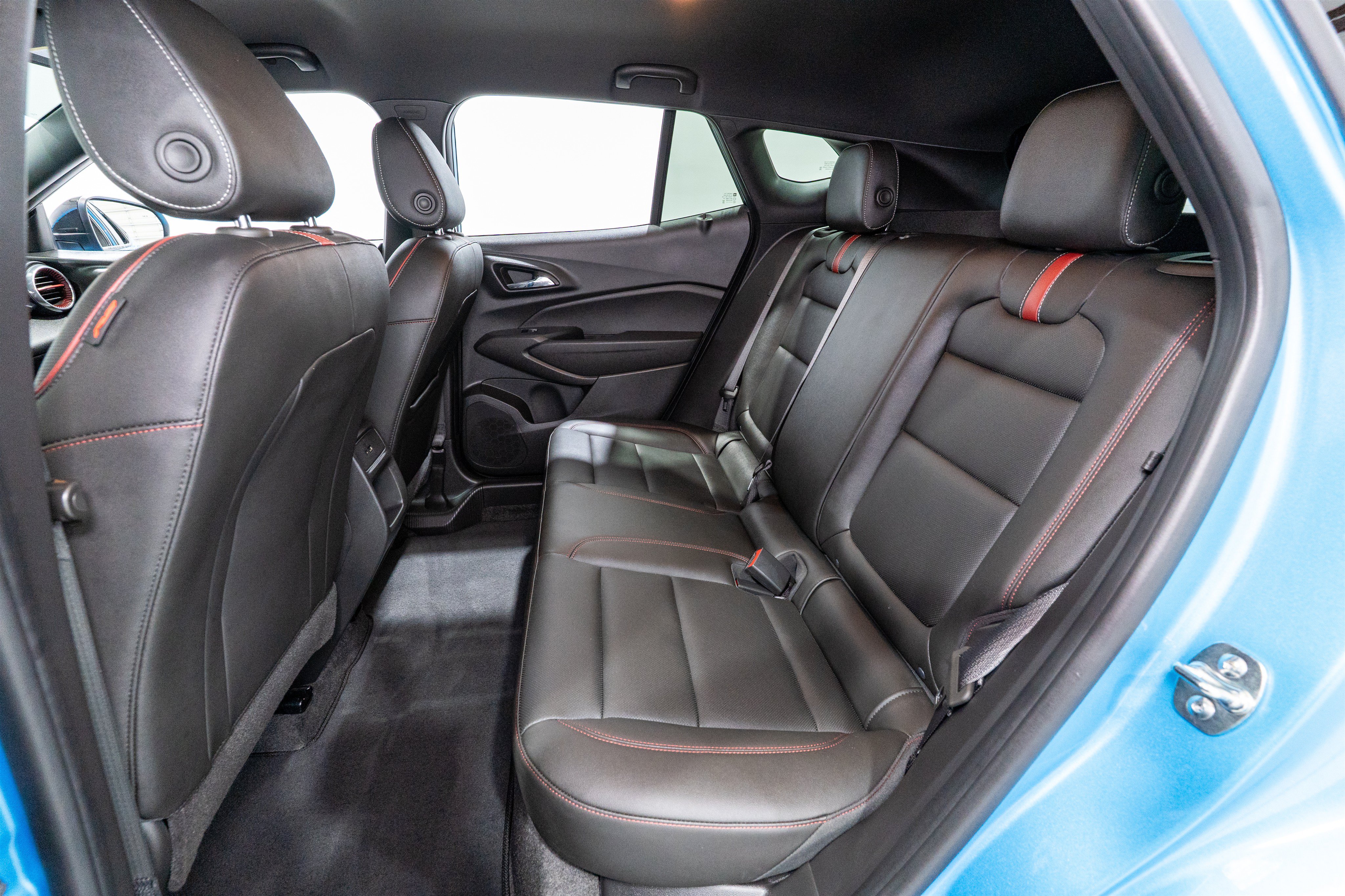 Used 2025 Chevrolet Trax RS w/ Driver Confidence Package FWD image 30