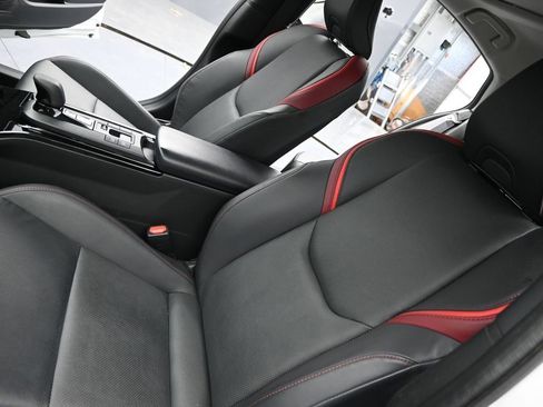 Used 2024 Toyota Prius Prime Premium image 9