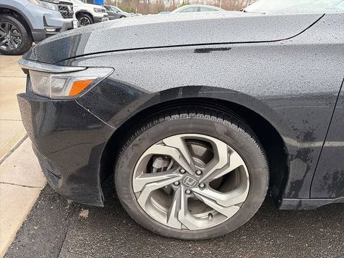 Used 2018 Honda Accord EX image 10