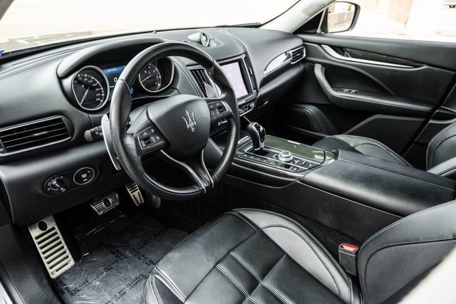 Used 2017 Maserati Levante S AWD/4WD image 2