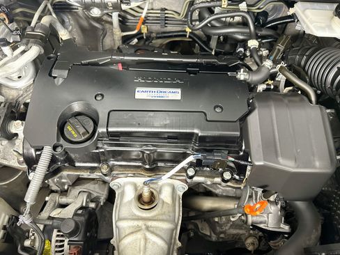 Used 2017 Honda CR-V LX image 31