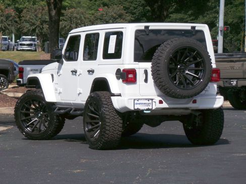 Used 2024 Jeep Wrangler Unlimited Sahara AWD/4WD image 3