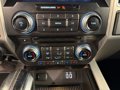 Used 2016 Ford F150 Platinum w/ Equipment Group 701A Luxury AWD/4WD image 14
