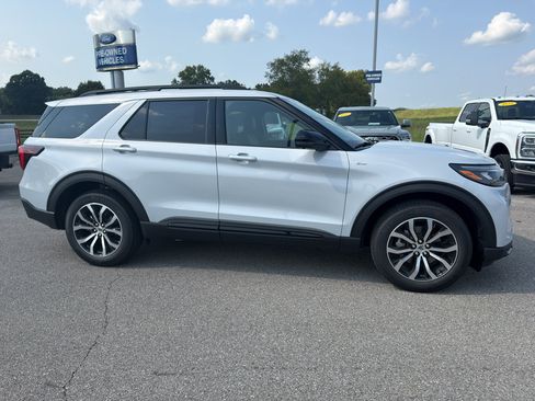 New 2026 Ford Explorer ST-Line AWD/4WD image 4