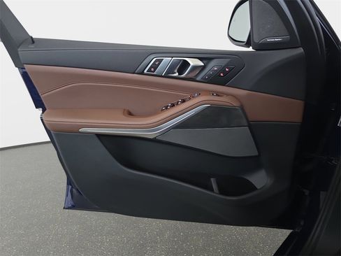 Used 2022 BMW X5 M50i w/ Executive Package image 29