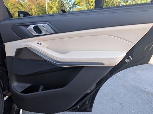 Used 2022 BMW X5 xDrive45e w/ Executive Package image 27