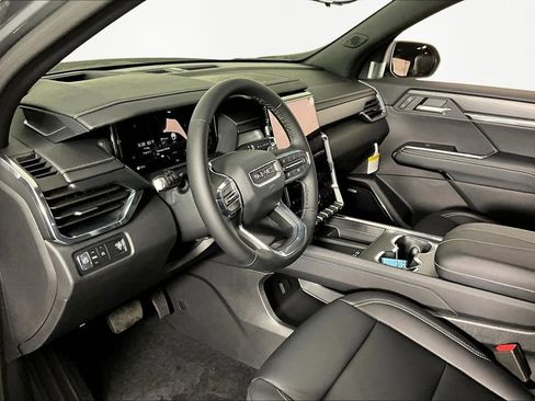 New 2026 GMC Acadia Elevation w/ Elevation Premium Package FWD image 8