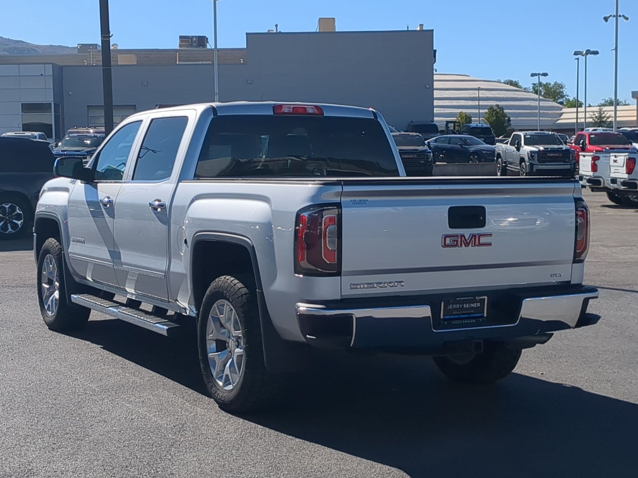 Used 2018 GMC Sierra 1500 SLT w/ SLT Premium Package AWD/4WD image 3