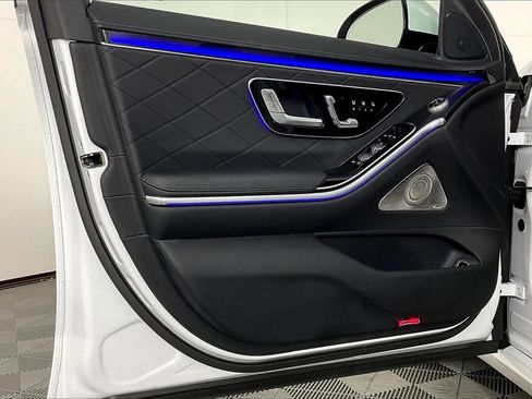 Used 2025 Mercedes-Benz S 580 4MATIC Sedan image 15