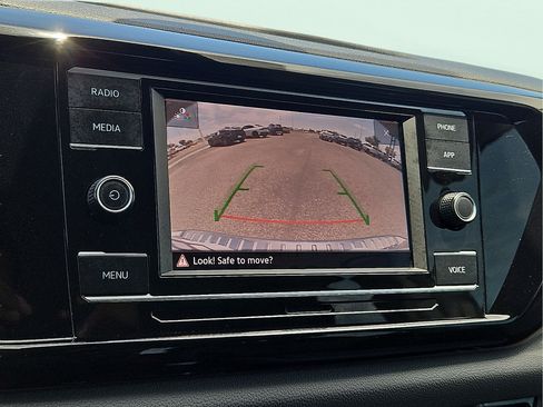 Used 2024 Volkswagen Taos S w/ MDO Package FWD image 16