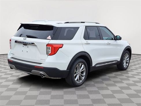 Certified 2022 Ford Explorer Limited w/ Equipment Group 301A image 5